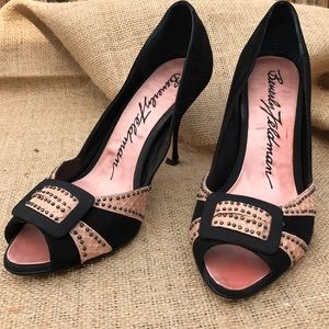 BEVERLEY FELDMAN Open-Toe Pumps Nude/Black Suede